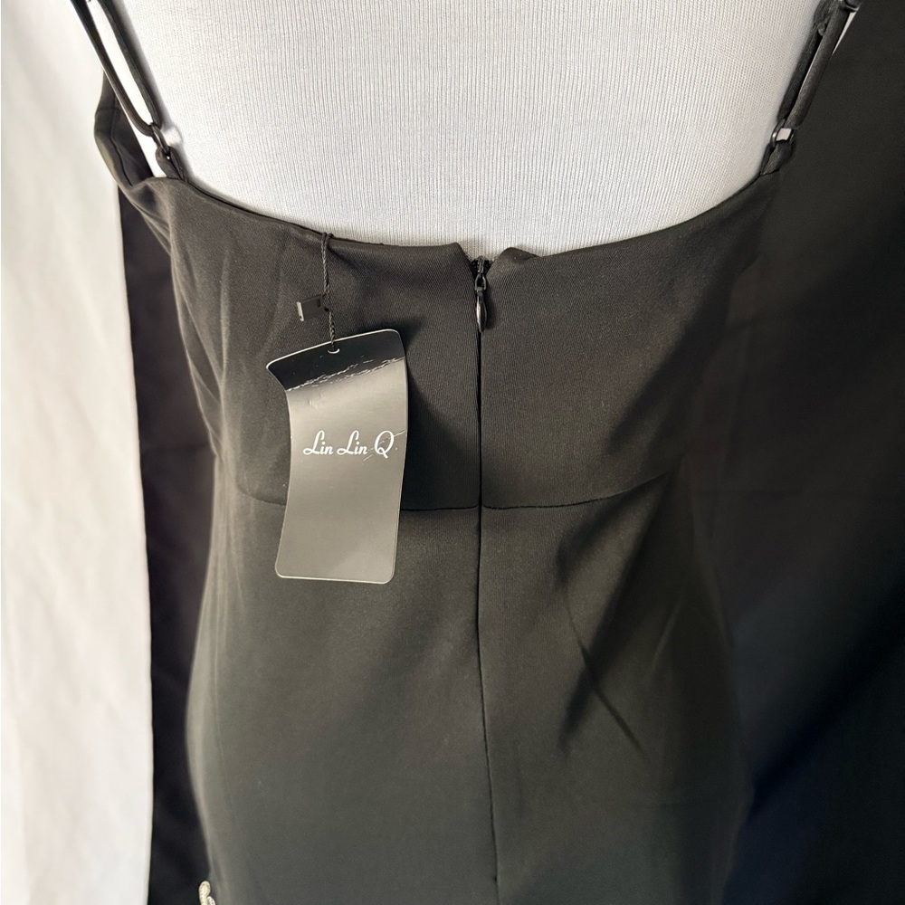 #20 Elegant Black Spaghetti Strap Dress - Picture 3 of 9